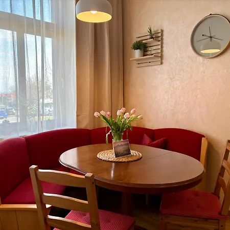 Landeskrone Apartman *